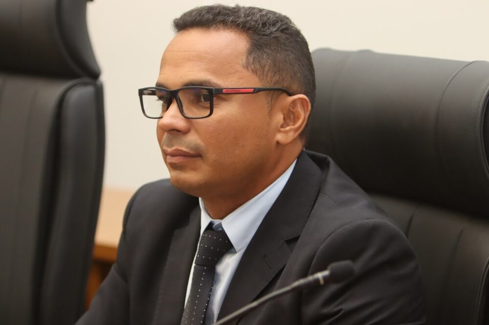 Vereador Josmundo lamenta morte do advogado Rômulo Sabará, em moção de pesar apresentada na Câmara de Palmas