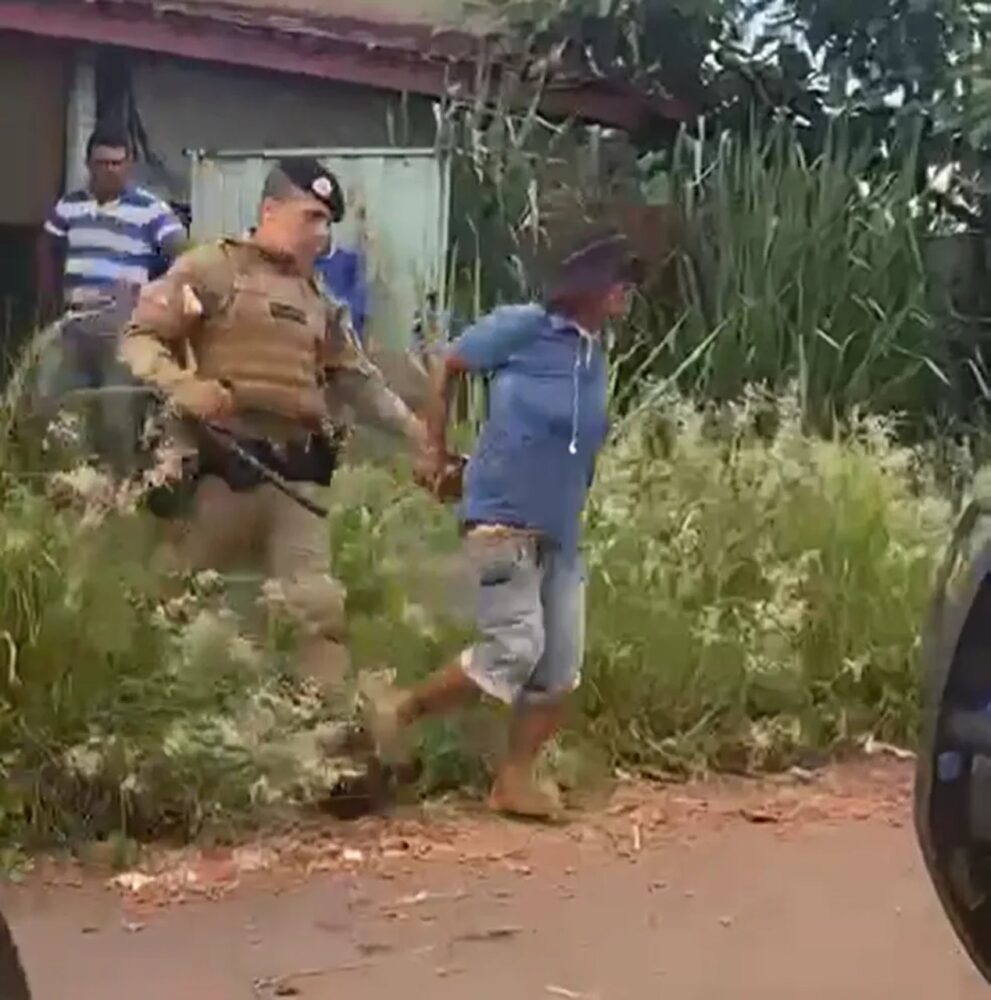ABSURDO: Mulher é presa suspeita de sacrificar cães para se alimentar em Araguaína