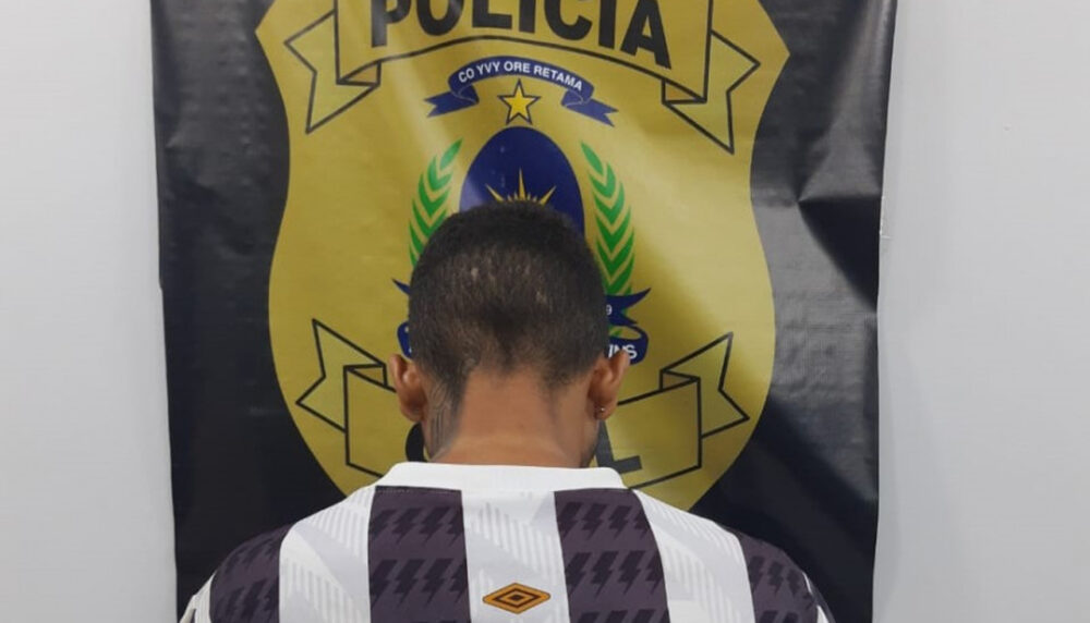 Suspeito de roubar motocicleta, celular, caixas de som e cartões bancários de um homem na Arse 131, em Palmas, é preso horas após cometer o crime