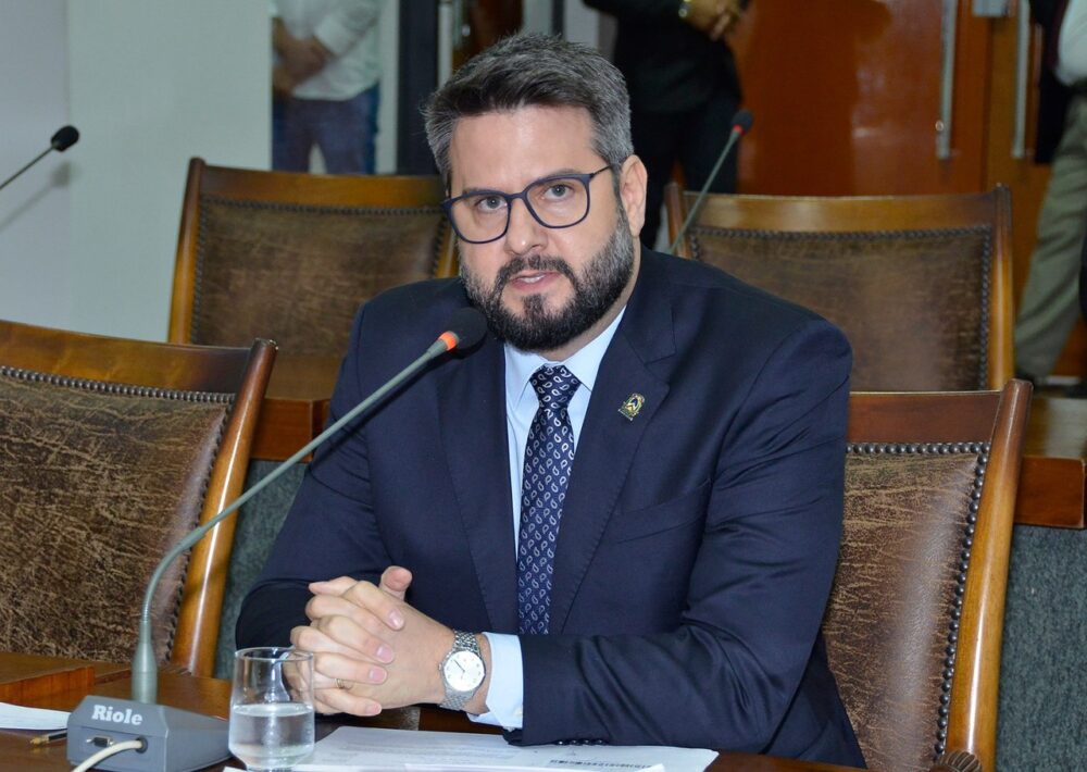 Deputado Eduardo Mantoan cobra plano de implementação do aumento de 25% nos salários dos servidores do Tocantins