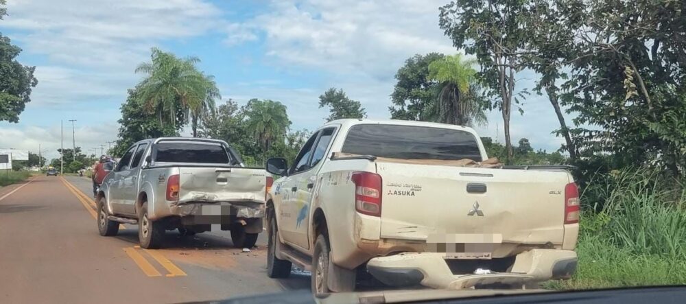 Acidente envolvendo três veículos, entre Taquaruçu e o centro de Palmas, deixa TO-030 parcialmente interditada