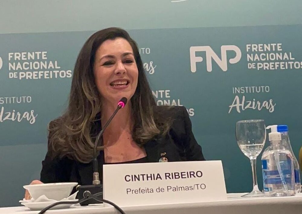 Cinthia Ribeiro participa de evento com Ministras e defende a licença maternidade para prefeitas