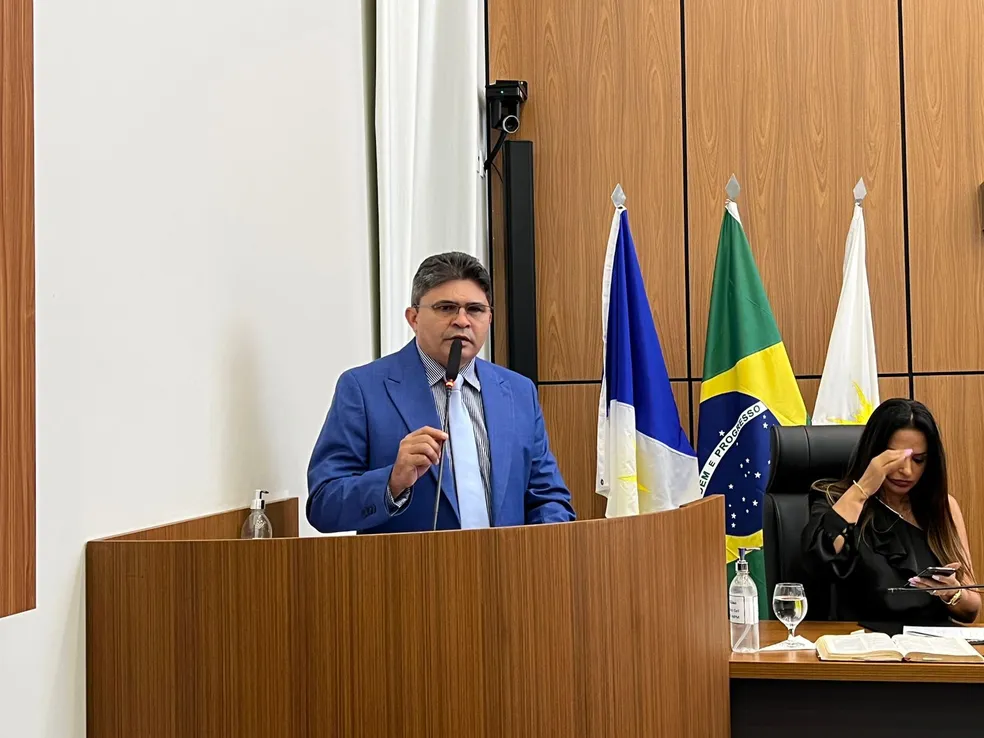 Vereador Major Negreiros parabeniza Cinthia Ribeiro pelo lançamento do edital de licitação para construção do complexo esportivo em Taquaruçu