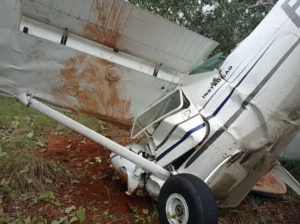 Avião cai no distrito de Luzimangues e deixa uma pessoa gravemente ferida; veja detalhes