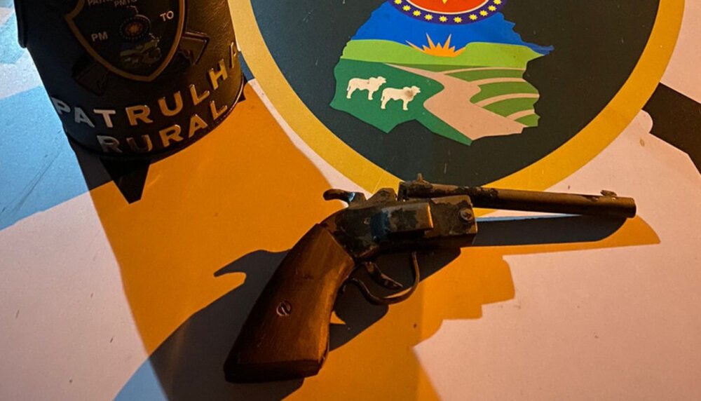 Homem tenta fugir da polícia e é preso com arma de fogo em Guaraí