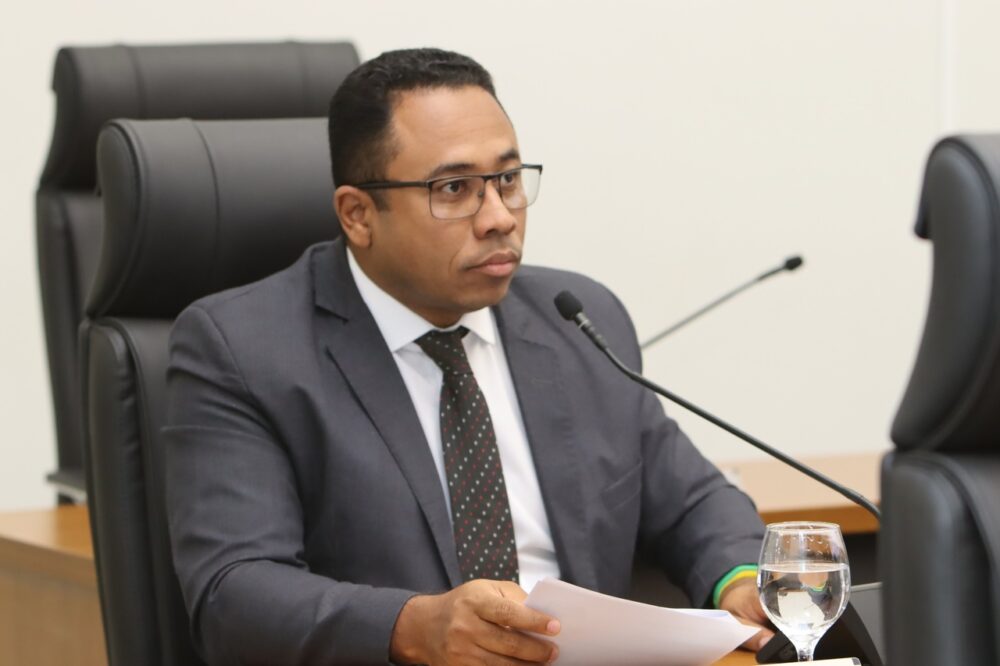 Visando incentivar as empresas de Palmas a contratarem jovens aprendizes, vereador Daniel Nascimento propõe em PL a criação do 'Selo Empresa Amiga do Aprendiz', na Capital