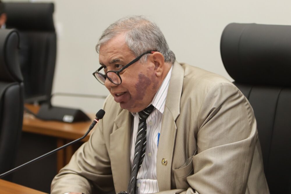 Vereador Jucelino Rodrigues propõe requerimento para substituição de bueiros da Rua 04, na Quadra 14, do Aureny IV