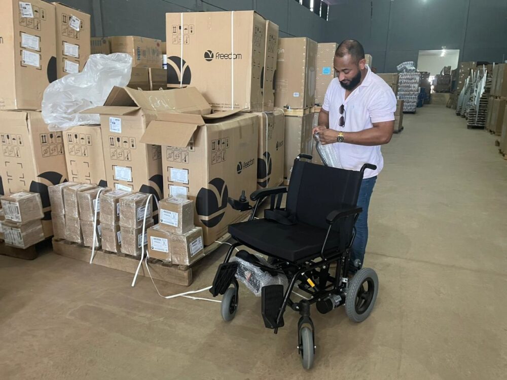 Governo adquire cadeiras de rodas motorizadas para pacientes do SUS do Tocantins