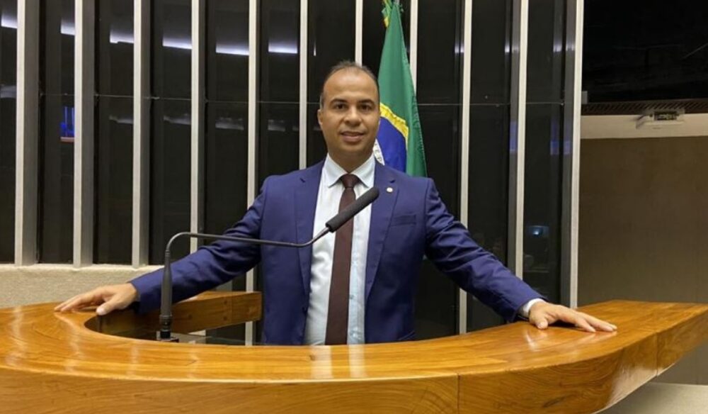 Golpista se passa pelo deputado federal do TO, Filipe Martins, para pedir dinheiro pelo Whatsapp; parlamentar faz alerta