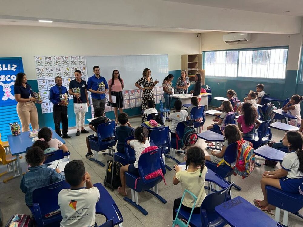 Jornal Sou de Palmas realiza distribuição de ovos da páscoa em escola da região sul da Capital