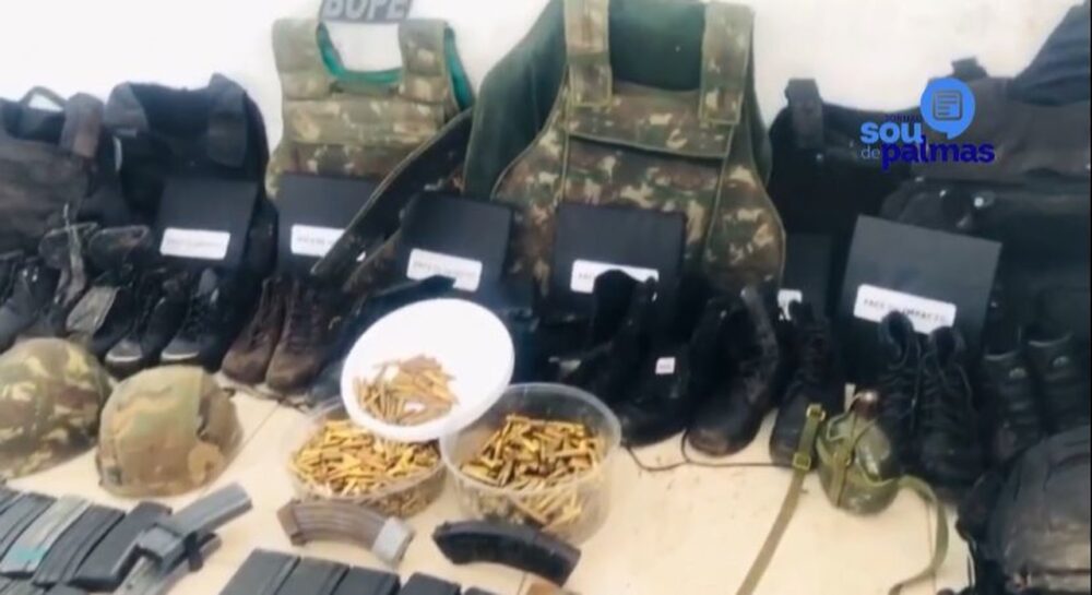 VÍDEO: Arsenal de guerra é aprendido por policiais na zona rural de Pium durante buscas dos criminosos do 'Novo Cangaço'