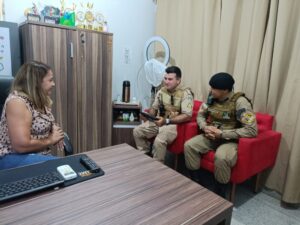 Policiais militares do 6° BPM, de Taquaralto, realizam visitas preventivas em escolas da região sul de Palmas para reforçar a segurança e orientar alunos e professores