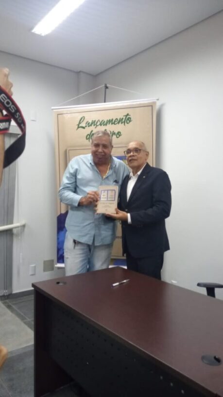 Vereador Jucelino Rodrigues prestigia lançamento do livro ‘Controle Externo – 30 anos de Julgados’, do Conselheiro do Tribunal de Contas do Estado do Tocantins, José Wagner Praxedes