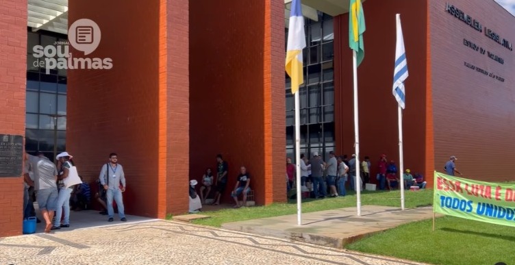Produtores rurais do Projeto São João realizam protesto, mas Ageto emite nota sem definir prazo para solução da falta de irrigação