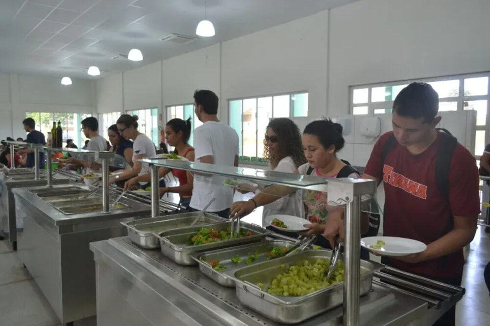 Alunos da UFT se mobilizam contra aumento de até 25% no valor da refeição do Restaurante Universitário e Assembleia Geral acontece no campus Palmas