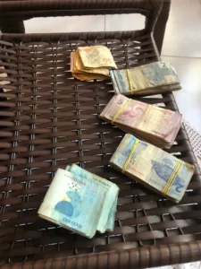 PF encontra grande quantidade de dinheiro escondido em tambor durante 'Operação Rota Caipira' de combate ao tráfico internacional de drogas