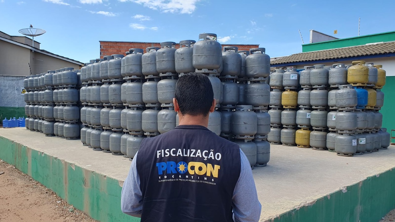 Mais de 30 revendedores de gás de cozinha são notificados pelo Procon Tocantins por não reduzirem os preços; saiba como denunciar