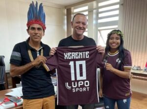 Aluna indígena da rede estadual de ensino do Tocantins assina contrato profissional com time de futebol de São Paulo