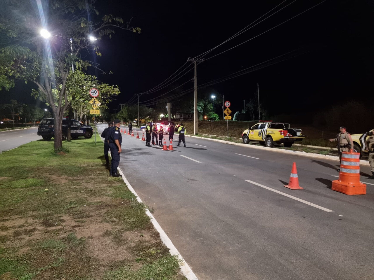 50 autos de infração são aplicados e veículos são removidos durante final de semana com ação de trânsito em Palmas