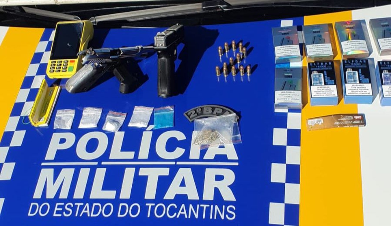 Homem é preso com pistola, drogas, simulacro e cigarros eletrônicos para contrabando após denúncia de som alto em Araguaína