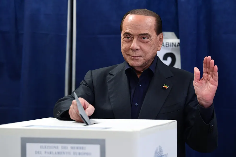 Silvio Berlusconi, ex-premiê da Itália e ex-dono do Milan, morre aos 86 anos