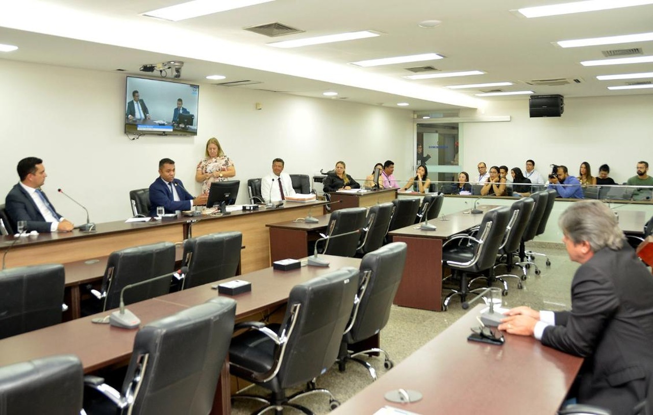 Medida Provisória que reduz prazo para promoção de policiais militares do Tocantins é aprovada pela Comissão de Administração; texto segue para o plenário