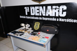 Prisão em flagrante: Dupla de traficantes é capturada com armas de uso restrito e dinheiro no setor Bela Vista, região Sul de Palmas