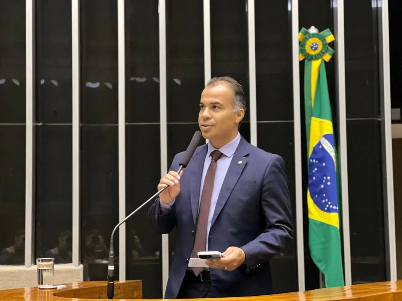 Deputado Federal Filipe Martins usa tribuna da Câmara para homenagear os 115 anos de imigração do Japão no Brasil