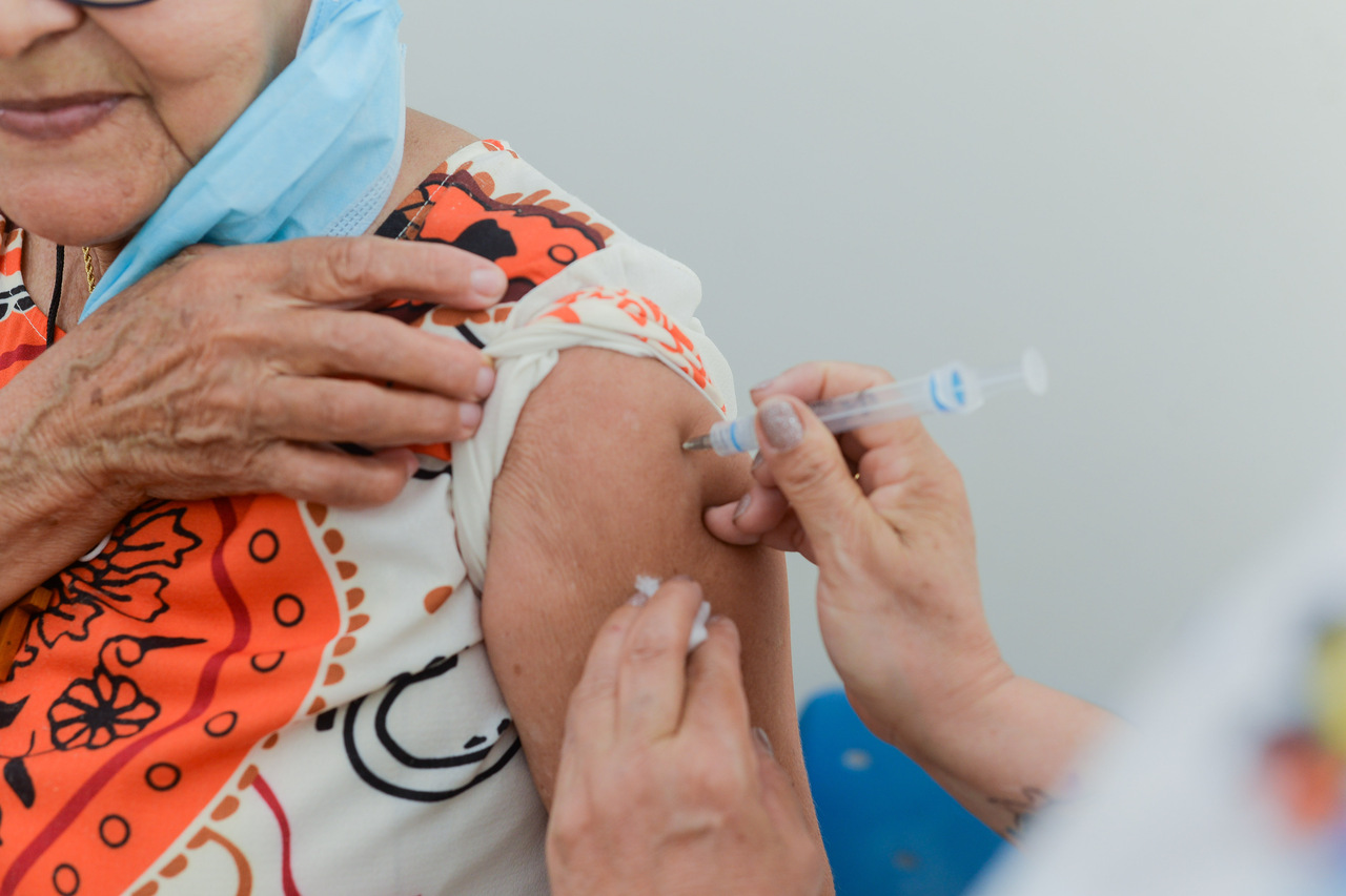 Semus divulga cronograma de vacinação nesta semana em Palmas; vacinas para gripe e para Covid-19 estão disponíveis