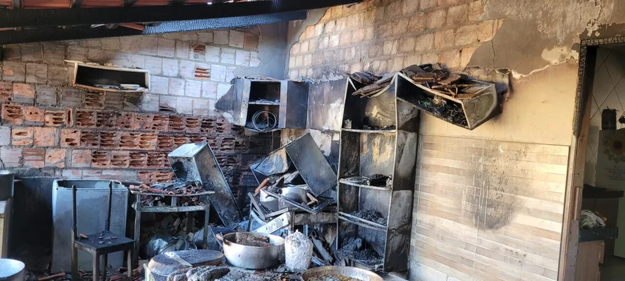 Explosão atinge restaurante durante troca de botijão de gás em Araguatins; entregador ficou ferido