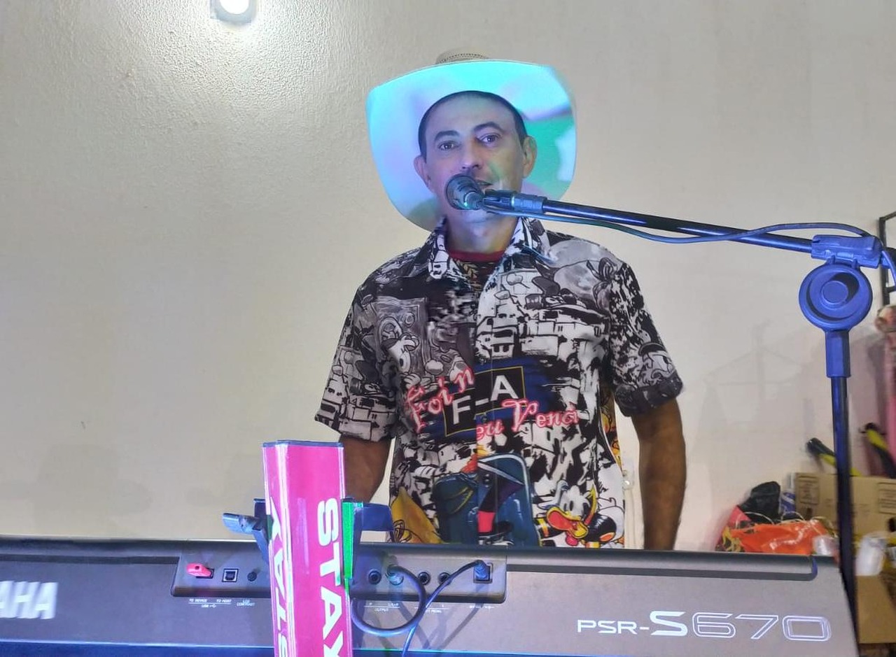 VEM AÍ: Cantor Cristhian Victor se apresenta na 'Sexta Cultural' em Araguaína