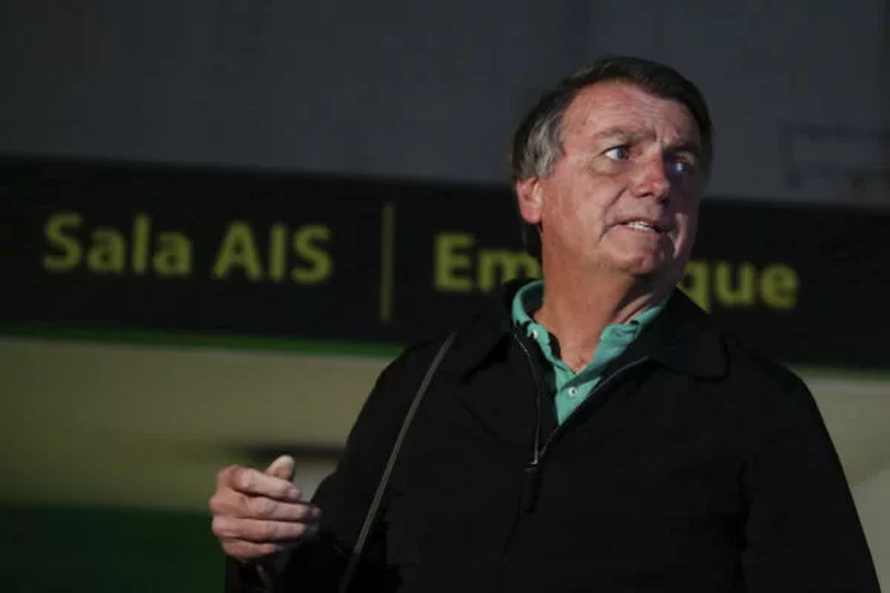 Ministro do STF desarquiva investigação contra Bolsonaro por omissão na pandemia
