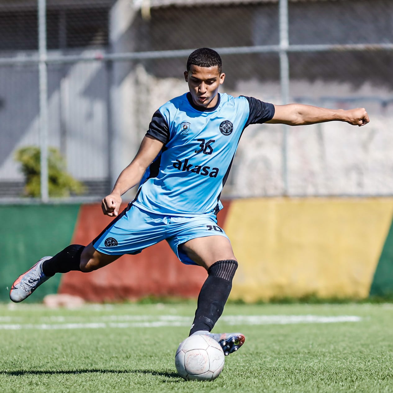 Com apenas 18 anos, jogador de futebol tocantinense vira capitão do sub 20 de clube em São Paulo