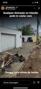 Motorista perde controle do carro e veículo atravessa muro de uma casa no centro de Palmas