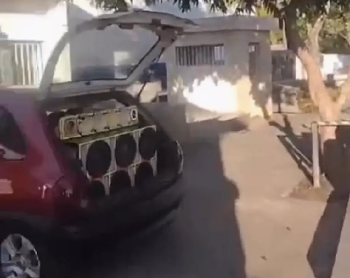 [VÍDEO] Carro de som tocando clássico dos anos 90 em cemitério de Araguaína repercute nas redes sociais