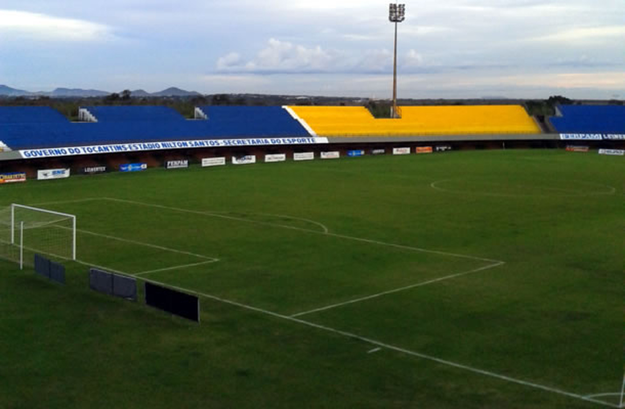 Atendendo ao pedido do vereador Josmundo, prefeitura de Palmas executa pintura e manutenção do Estádio Nilton Santos