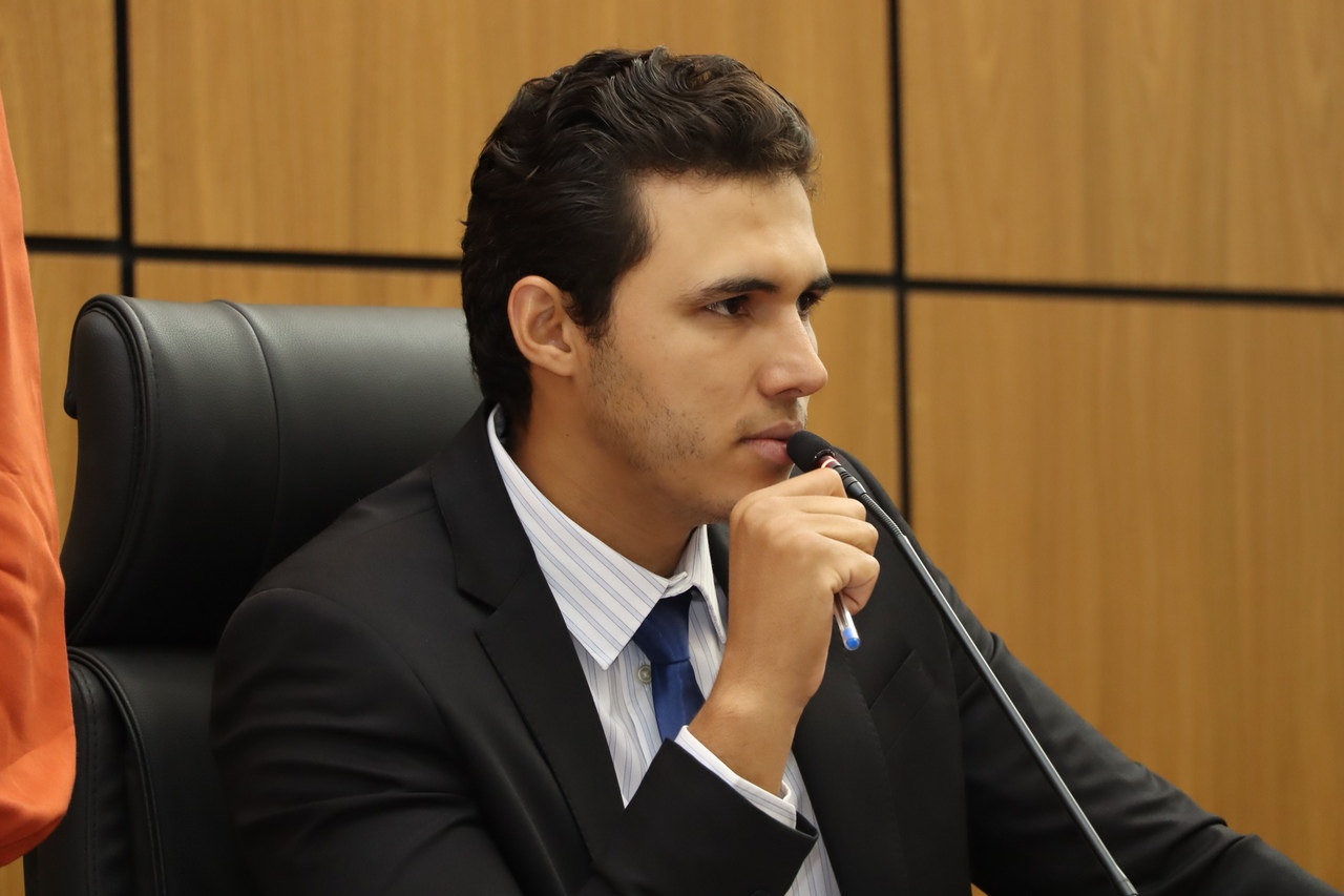 Vereador Pedro Cardoso demanda ações urgentes para readequação nas obras da LO-09, antiga pista do aeroporto