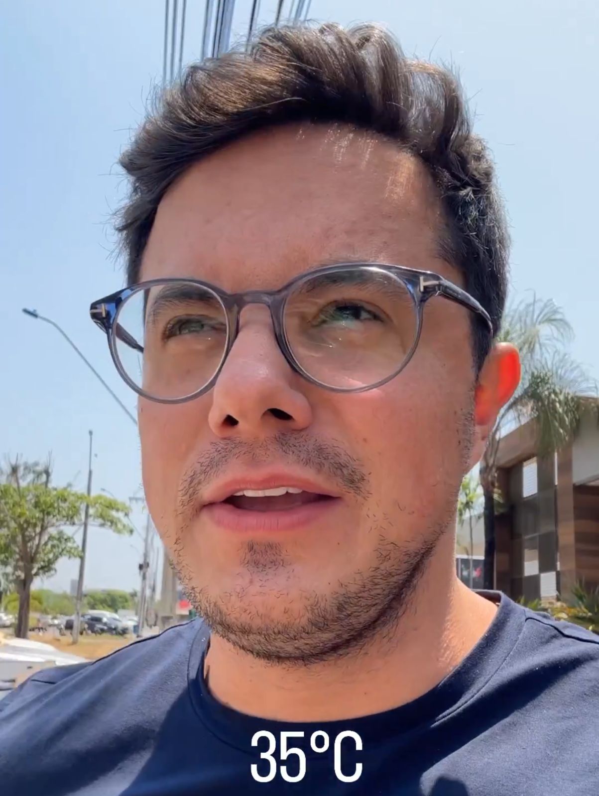 [vídeo] Nas redes sociais, pastor Deive Leonardo brinca sobre o calor de Palmas: ''Tá fresquinho né?''
