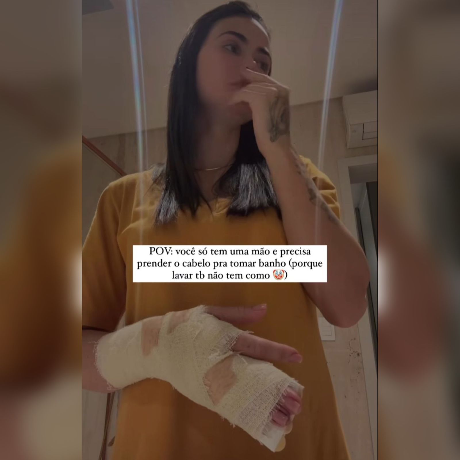 Influenciadora de Palmas sofre acidente doméstico após desmaiar no banheiro e box quebrar; VEJA VÍDEO