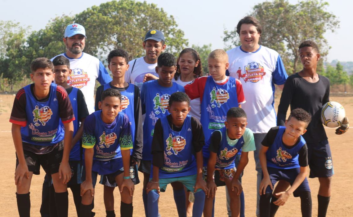 Deputado Eduardo Fortes inicia campanha em prol da escolinha de futebol do setor Campo Bello