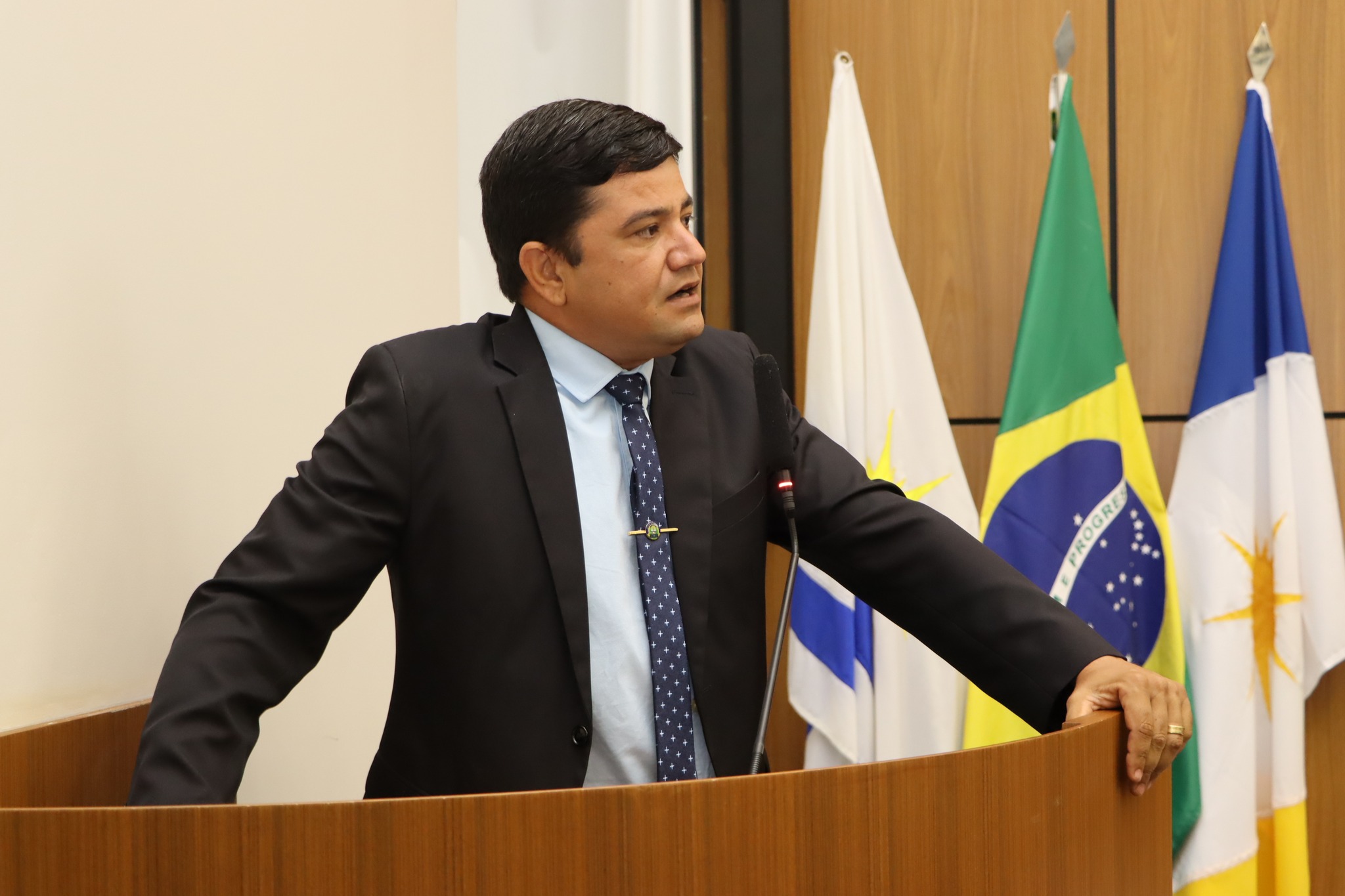 Rogério Freitas vota a favor de aumento de benefício ao servidor público municipal
