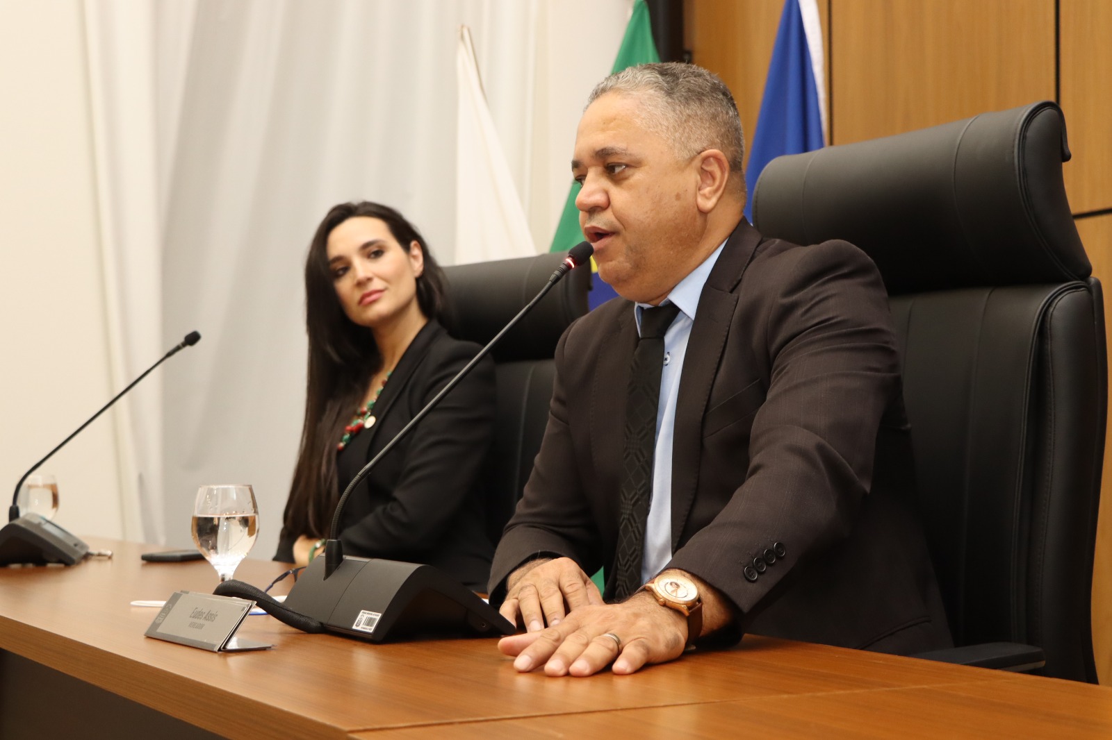 Vereador Eudes Assis recebe alunos de direito da Uninassau na Câmara de Palmas