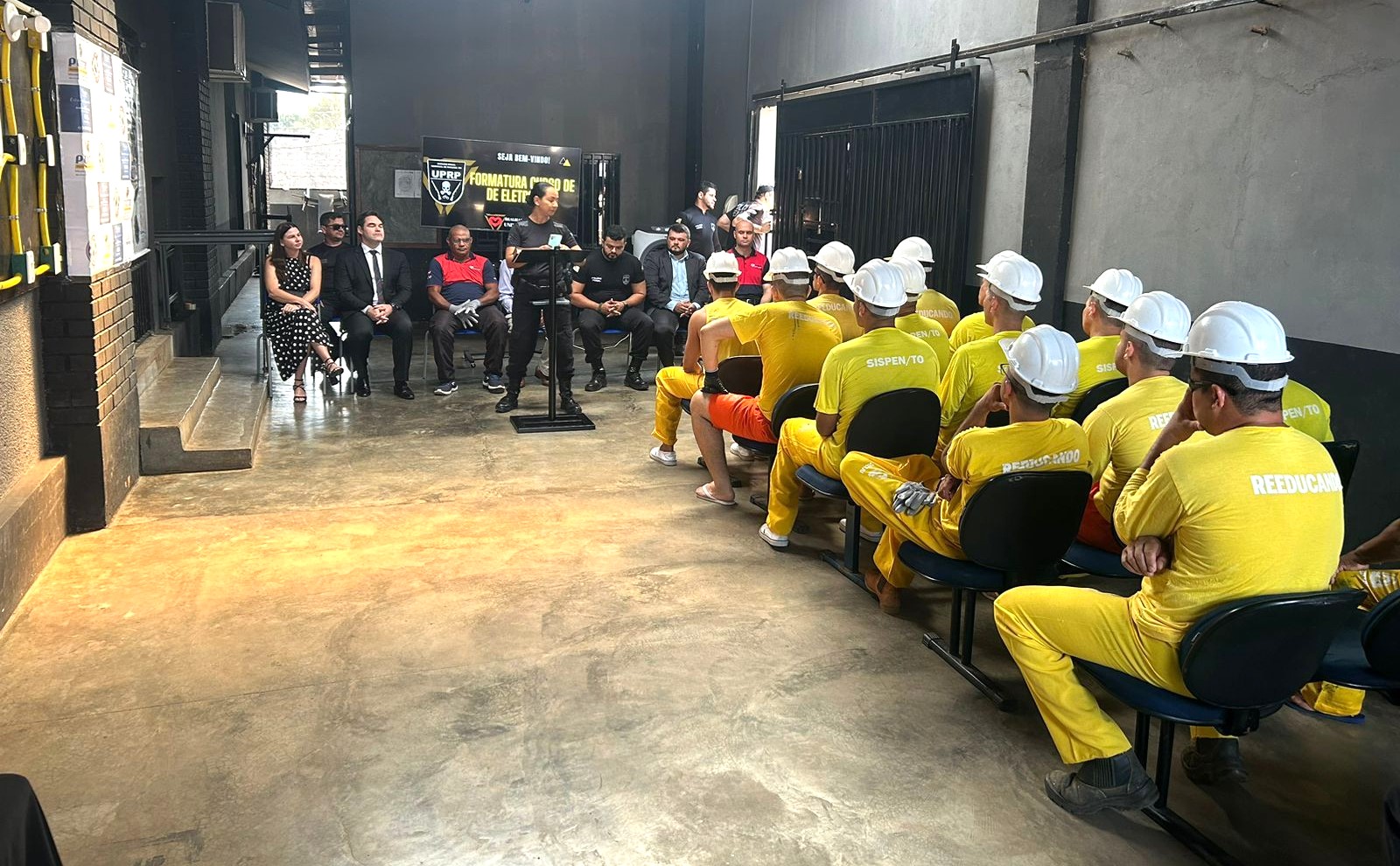 Polícia Penal oferta curso de Eletricista predial para os detentos da Unidade Prisional de Paraíso; projeto forma 15 internos