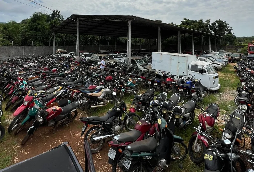 PRF realiza leilão com mais de 400 veículos apreendidos em várias cidades do Tocantins; veja detalhes