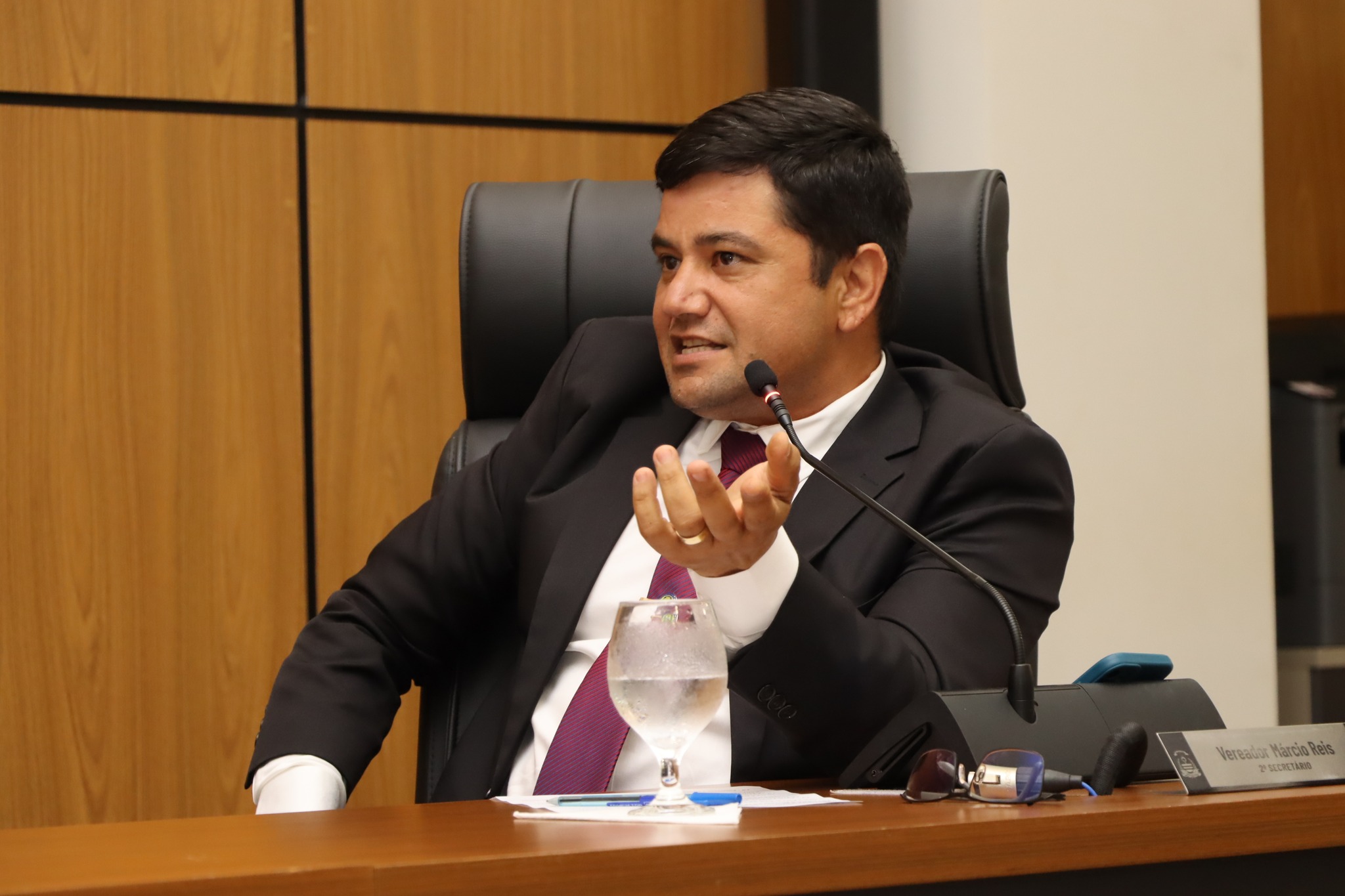 Rogério Freitas solicita ação da Prefeitura no Vale do Sol e Setor Sul
