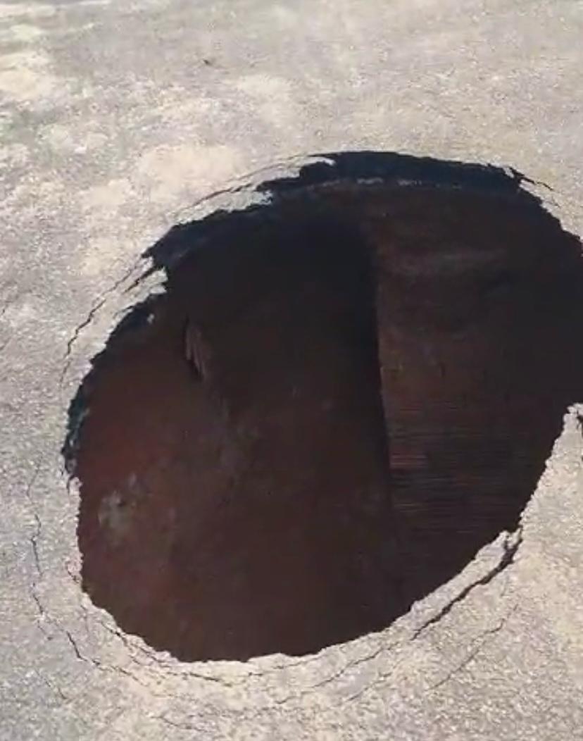 VÍDEO: Após grande cratera se abrir na região norte de Palmas, prefeitura diz que obras para recuperação da via terão início hoje (17)