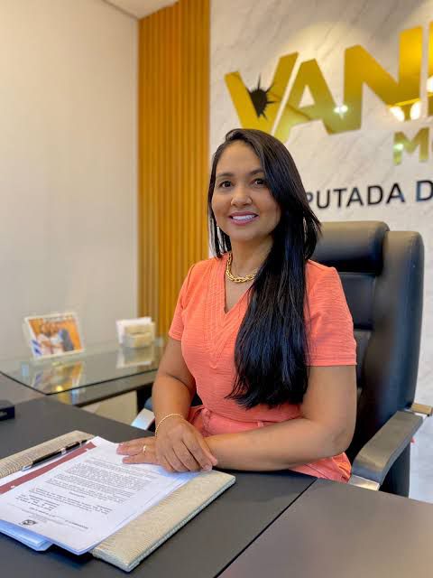 Assembleia lança curso preparatório na região sul de Palmas atendendo pedido de Vanda Monteiro