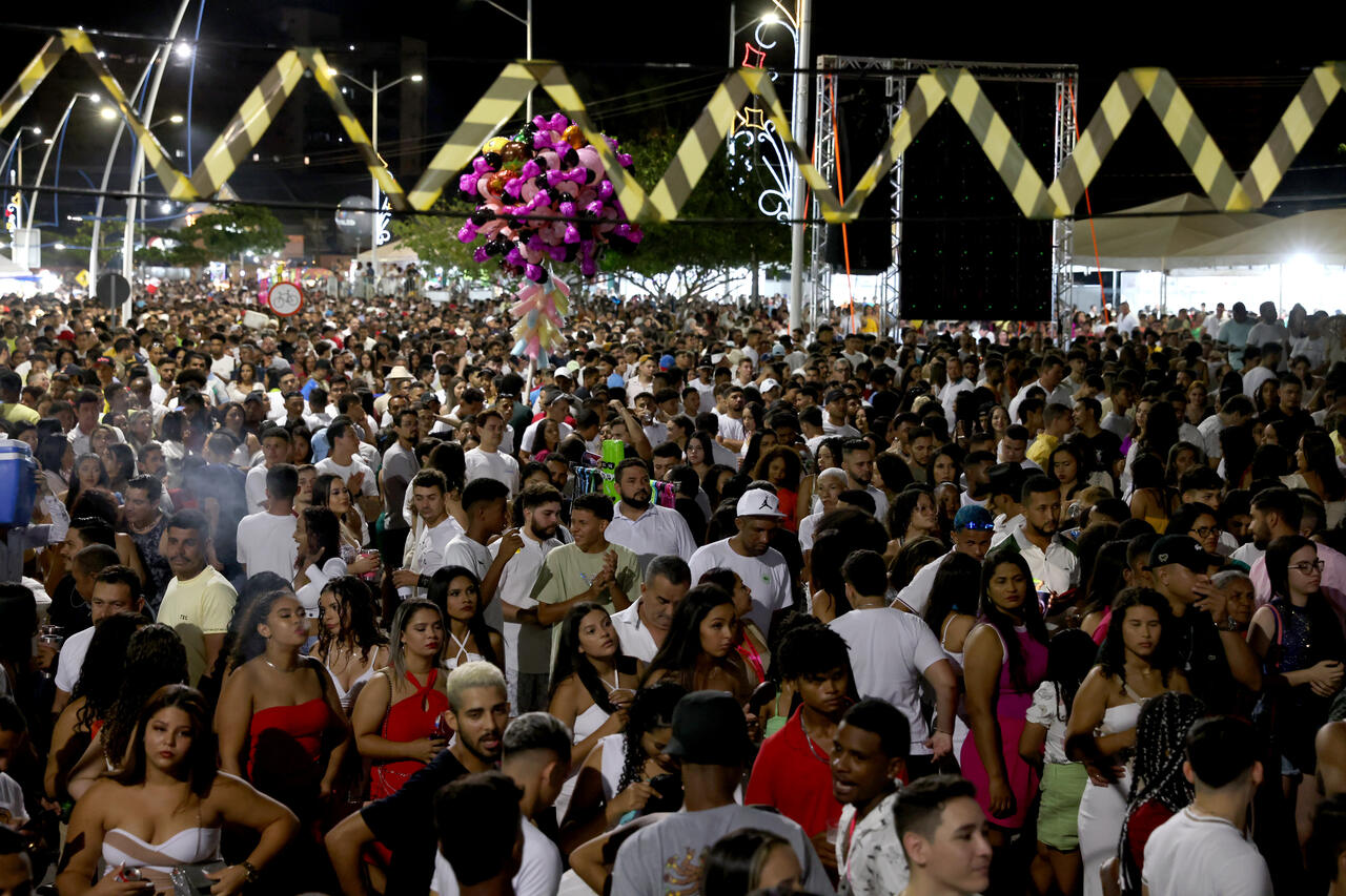 Réveillon na Praia da Graciosa, em Palmas, reuniu cerca de 40 mil pessoas
