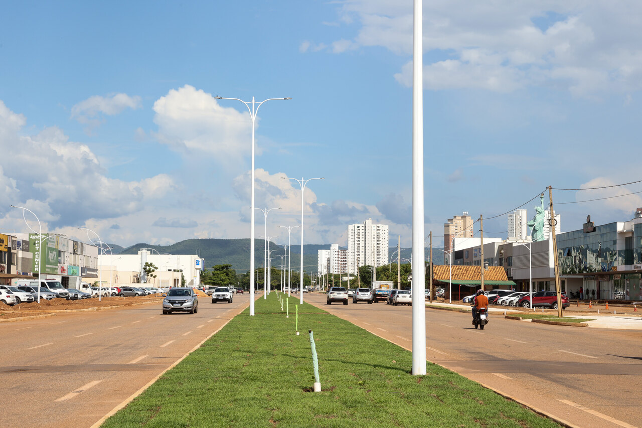 Prefeitura de Palmas vai modificar estacionamento da antiga pista do aeroporto após reclamações de comerciantes locais