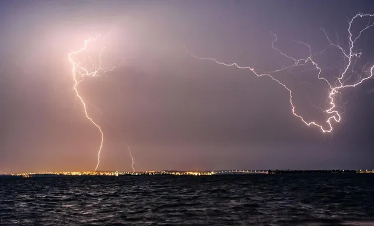 Tempestades no Tocantins: Quase 30 mil raios foram registrados nos últimos cinco dias; confira dicas de segurança